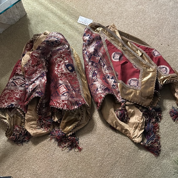 COPY - Elegant Red and Gold Tree Skirt - Picture 9 of 9